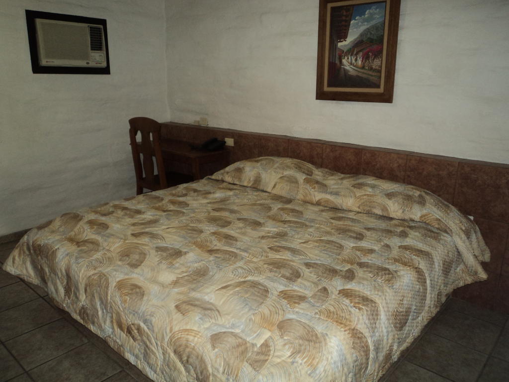 Hotel El Rancho Navojoa Szoba fotó